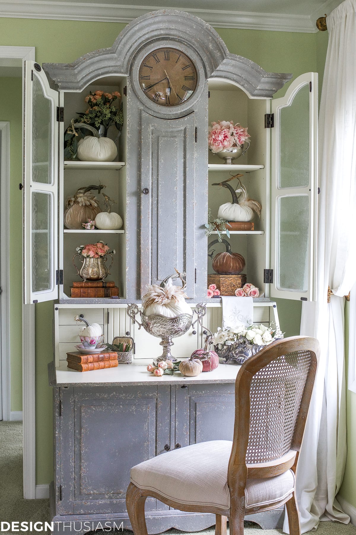 Introducing Fall Decor to Your Home with Neutral Pumpkin Styling - terilynadamsblog.com