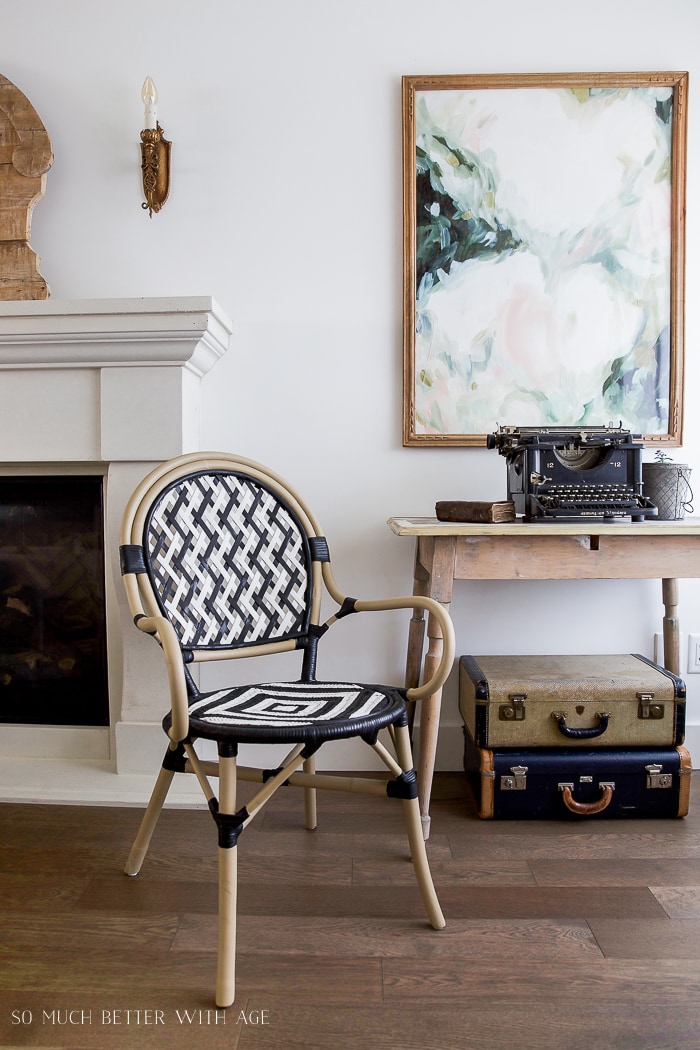 black-white-french-bistro-chair-diy