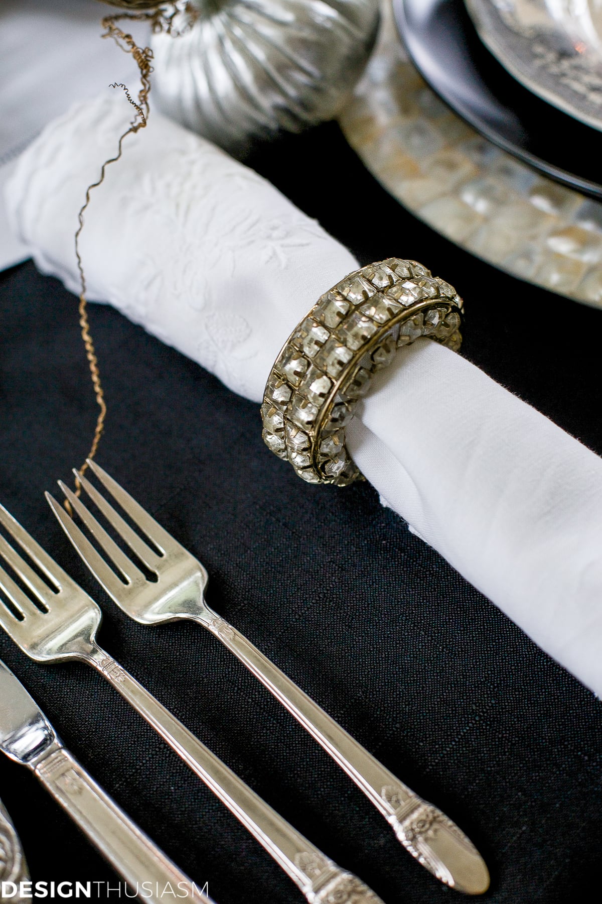 Black and White Table Top Ideas for an Elegant Halloween Dinner - terilynadamsblog.com