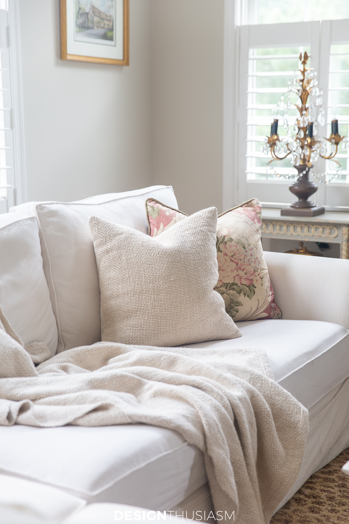 soft fall decor using subtle toned throw pillows