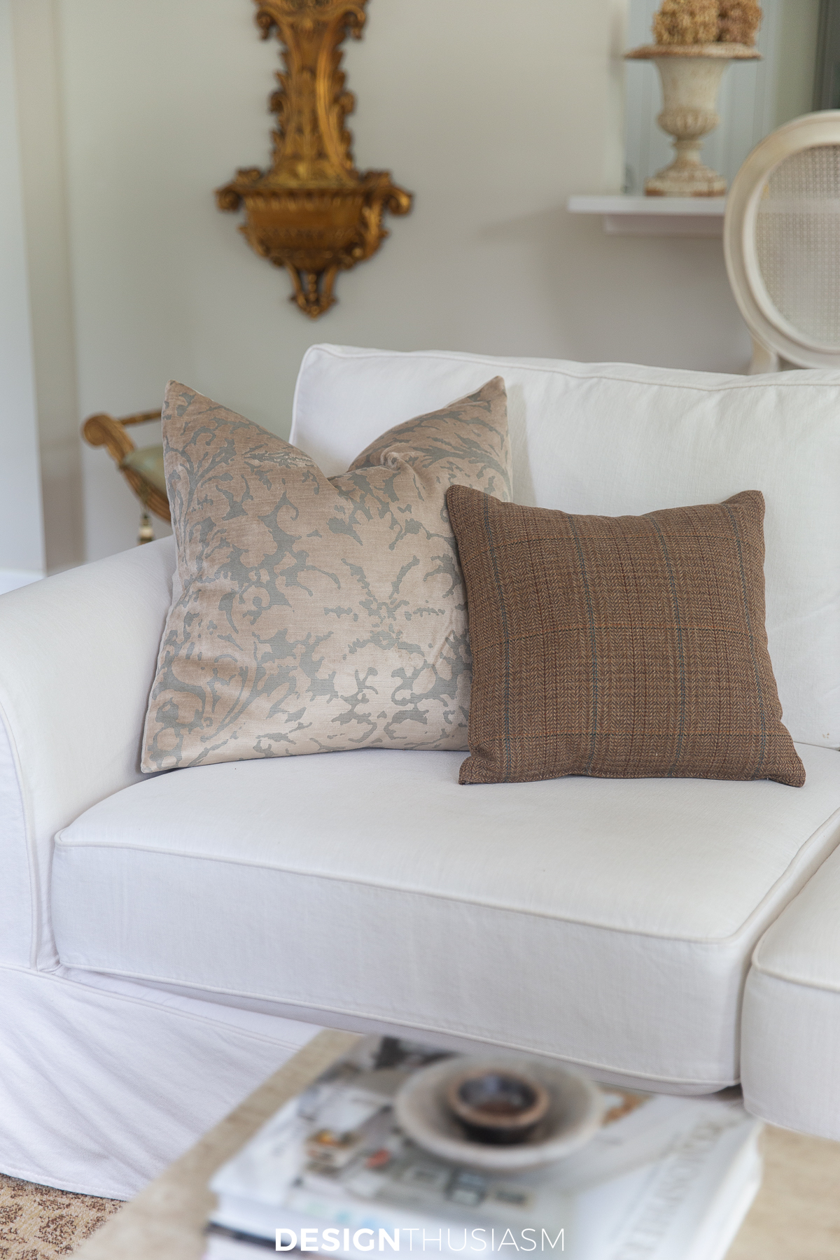 soft fall decor using neutrals in the family room