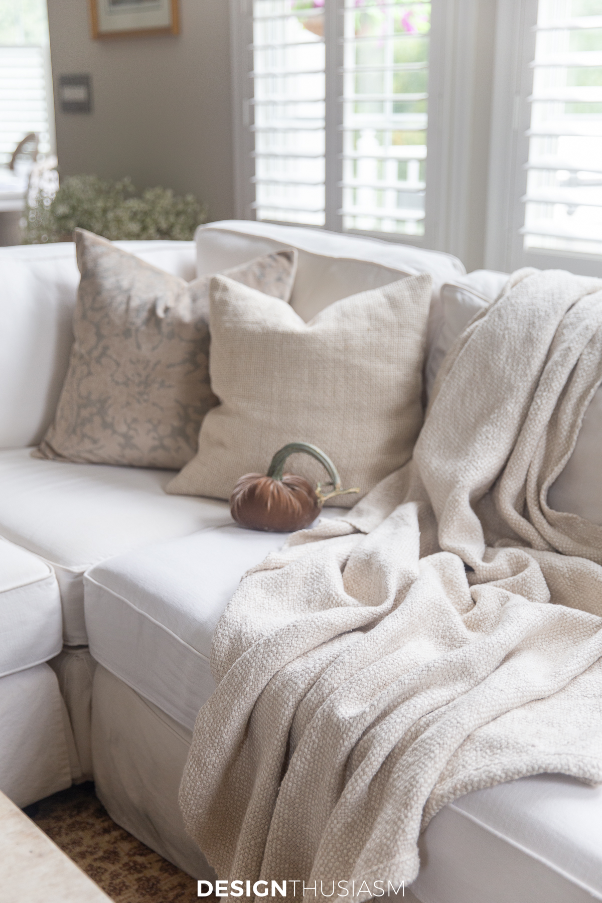 soft fall decor using pillows and throws