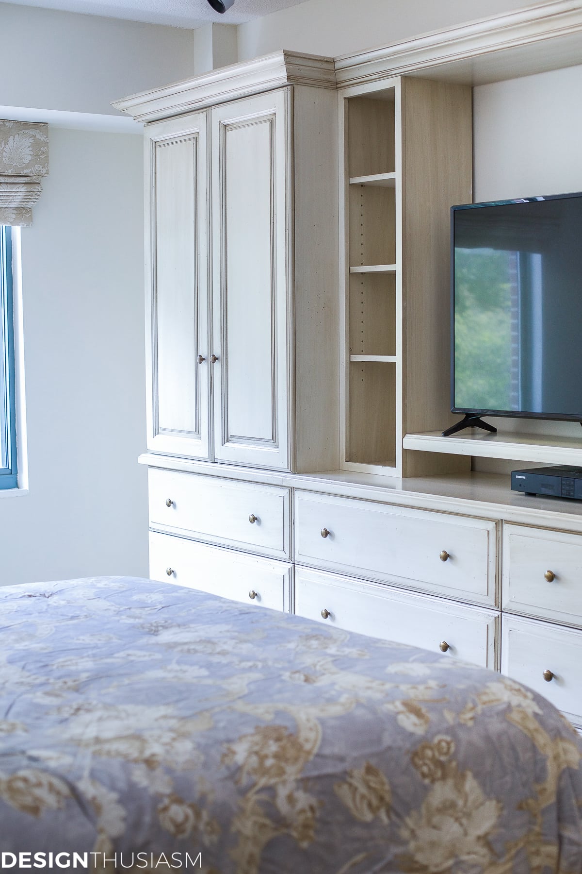 Downsizing Tips - How to keep the bedroom light and bright - terilynadamsblog.com