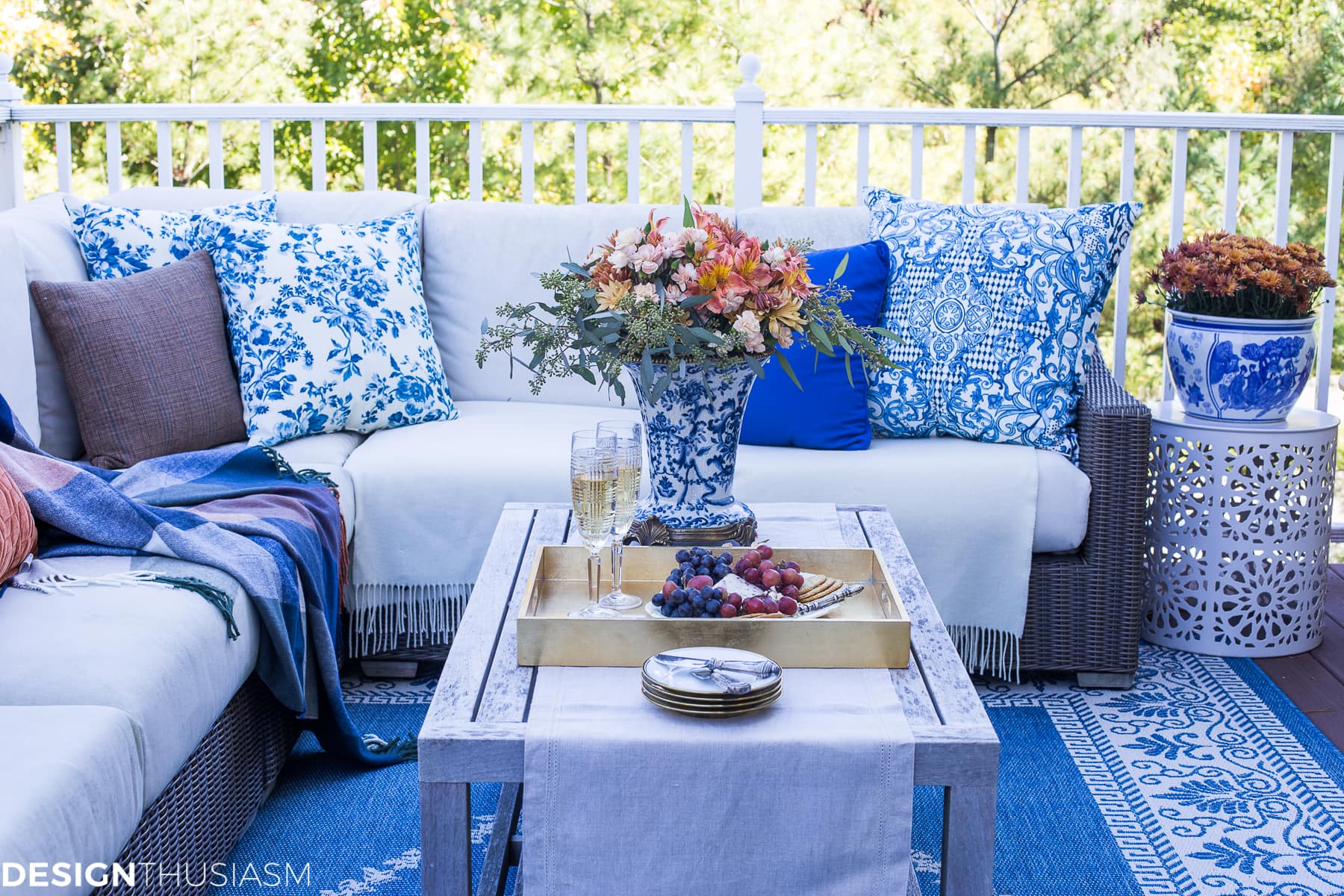 Outdoor fall decorating ideas - terilynadamsblog.com