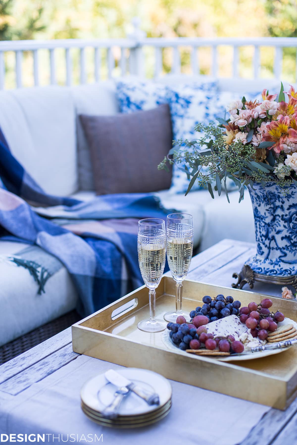 Outdoor fall decorating ideas - terilynadamsblog.com