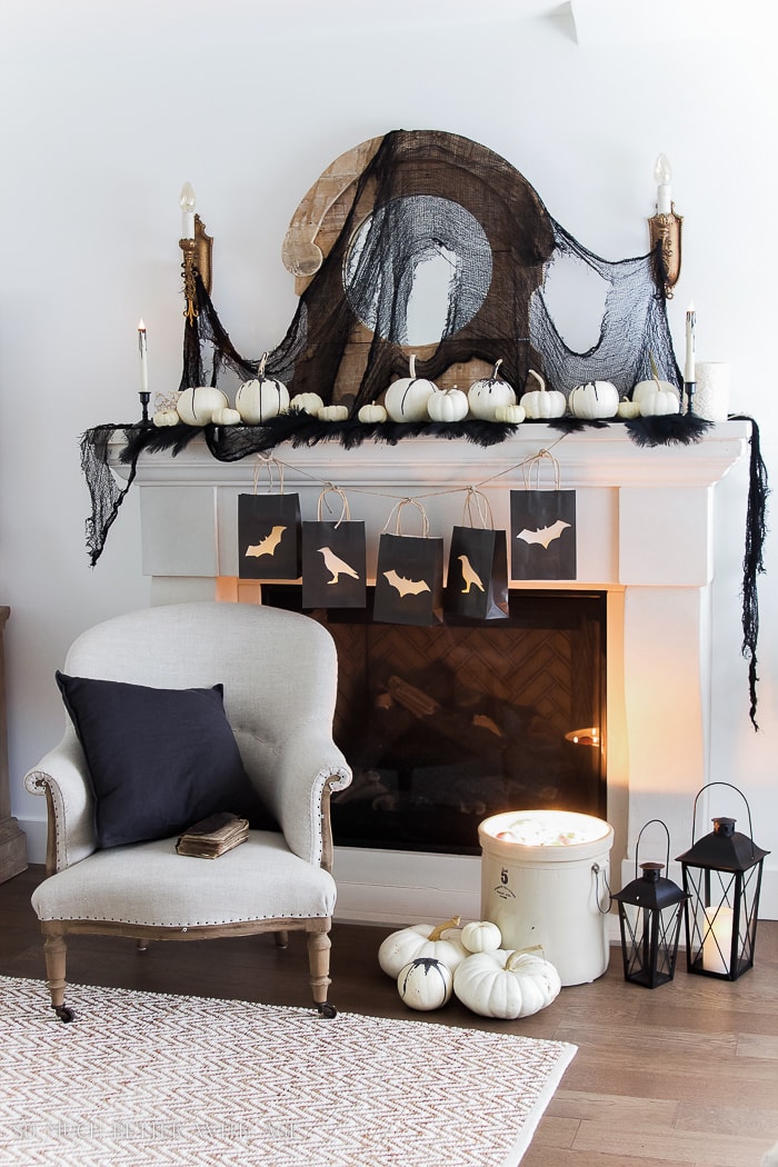 halloween-mantel-decor-5890