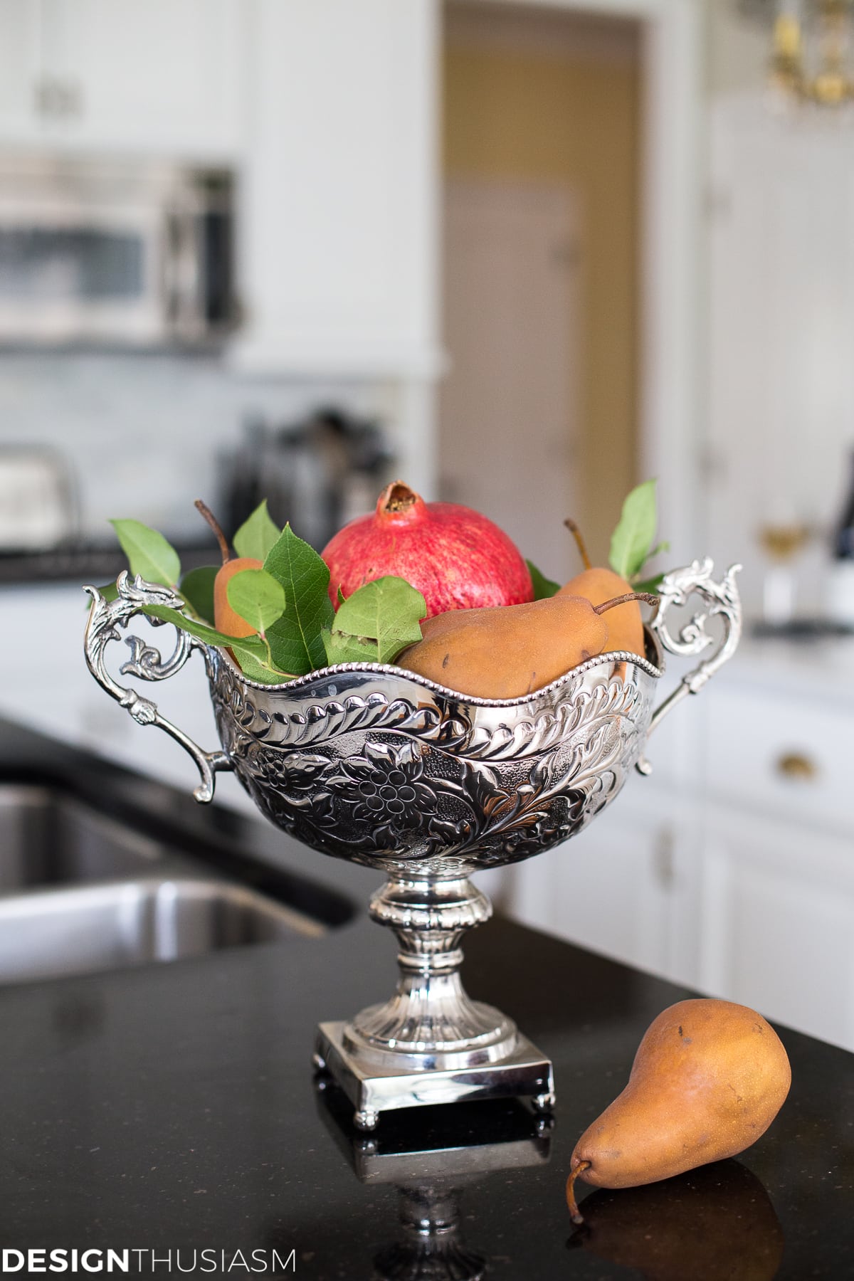 French Country Christmas kitchen decor - terilynadamsblog.com