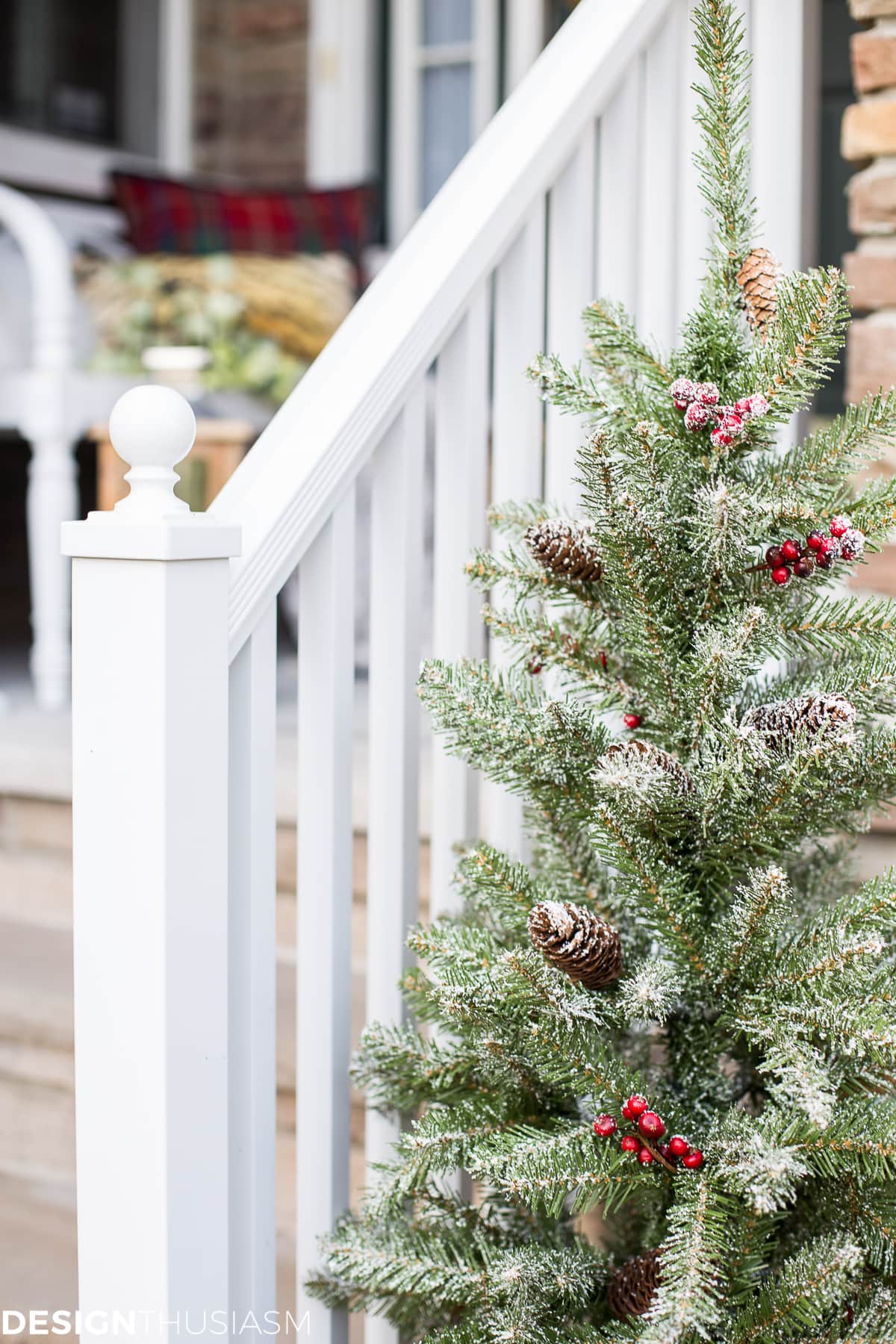 Easy Outdoor Christmas Decorating Ideas for a Tiny Front Porch - terilynadamsblog.com
