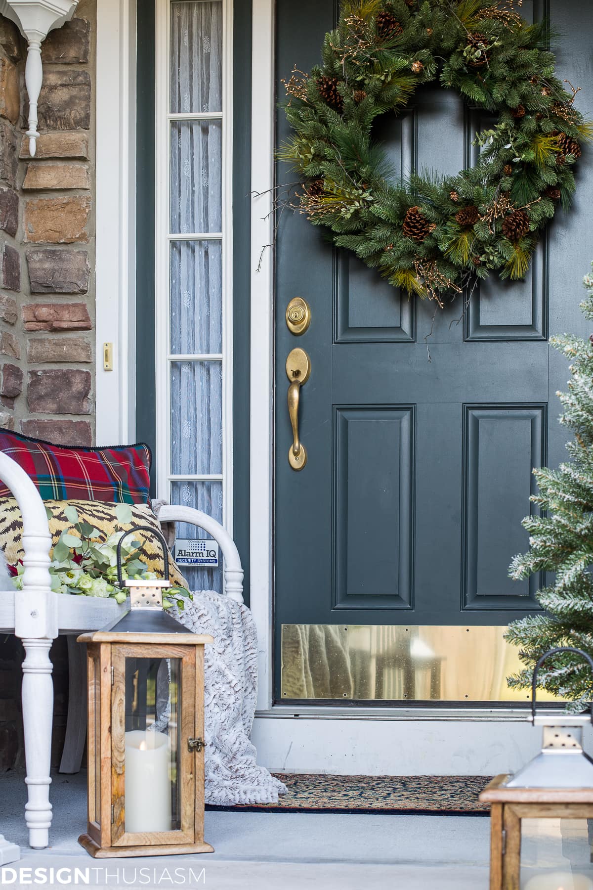 Easy Outdoor Christmas Decorating Ideas for a Tiny Front Porch - terilynadamsblog.com