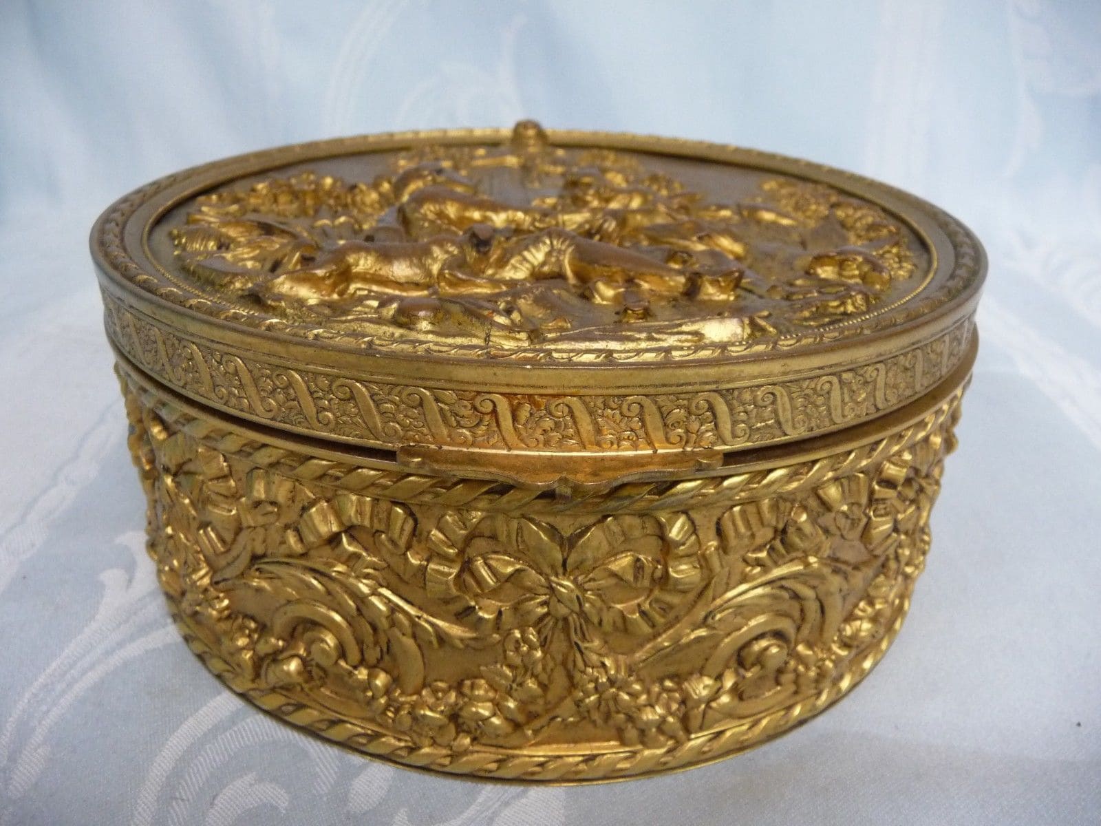 ANTIQUE FRENCH BRONZE REPOUSSE HINGED BOX