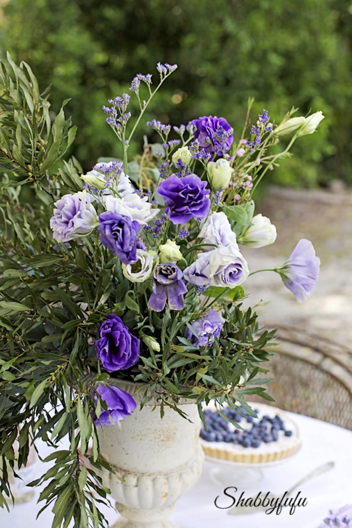french country dining outdoors - shabbyfufu