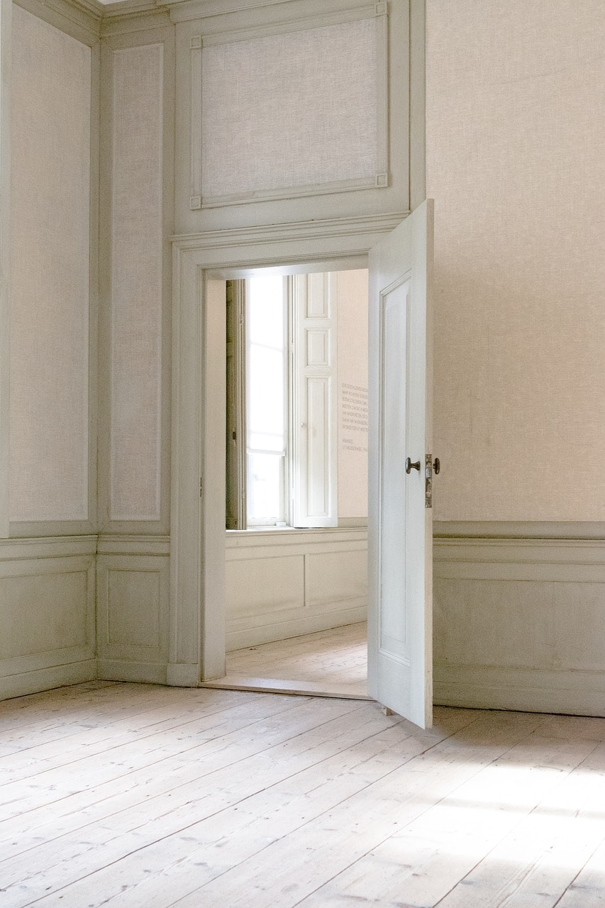 interior-door-home-deep-cleaning