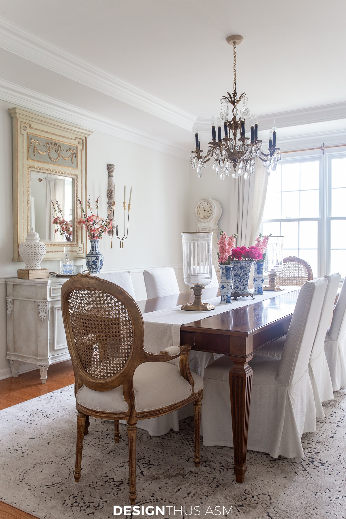 spring dining room decor
