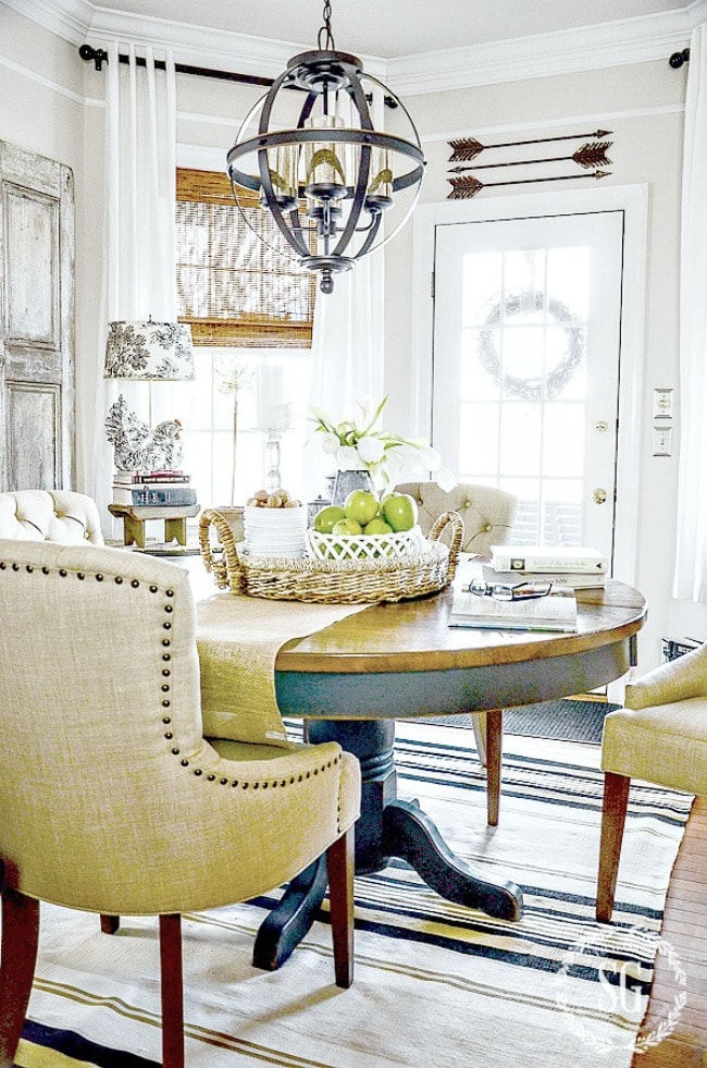 10 BEST HOME DECOR HACKS AT STONEGABLE-MOLDING