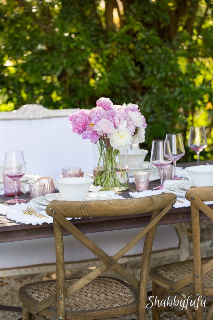 mothers-day-table-setting-outdoors-shabbyfufu
