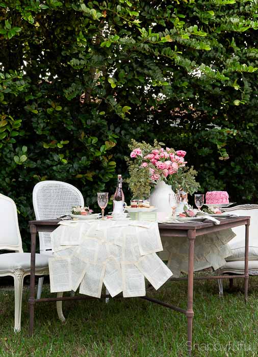 book-club-girls-outdoor-lunch-party-shabbyfufu.com