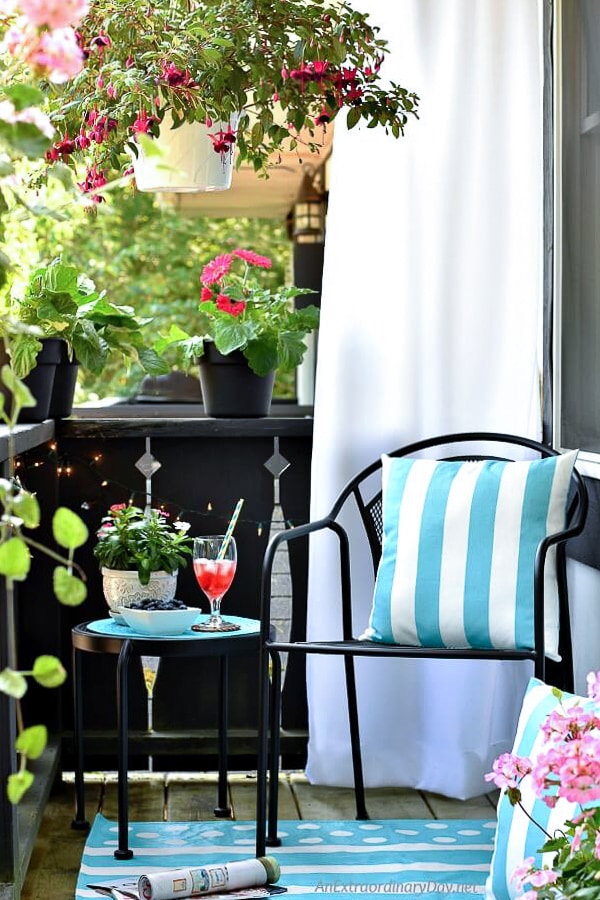 Relax-on-a-Beautiful-Balcony-Garden-AnExtraordinaryDay