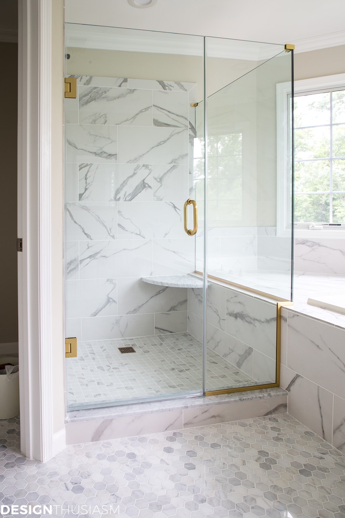 Using bathroom tiles to transform a builder’s grade master bath - terilynadamsblog.com