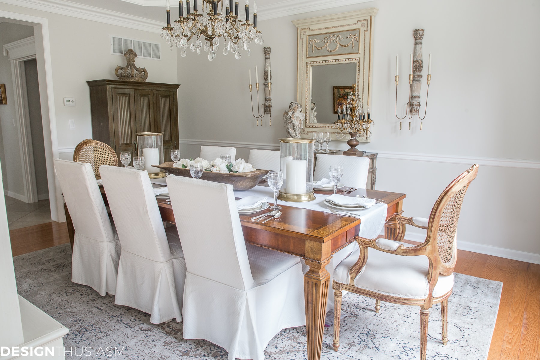 I often use the term modern French country decor. I’m not sure it’s a thing, but the evolution of my French country dining room illustrates what I mean. ——- #diningroomdecor #diningroomideas #elegantdiningroomdecor #diningroomtable #frenchcountrydecorating #cottagedecor #DIYhomedecor #frenchcountrydecor #mixingantiqueswithmodern #decoratingonabudget #farmhousechic #frenchdecoratingideas #frenchdecor #antiquefurniture #modernfrenchcountrydecor #frenchcountrydiningroom The Evolution of a French Country Dining Room: From Old School to Modern