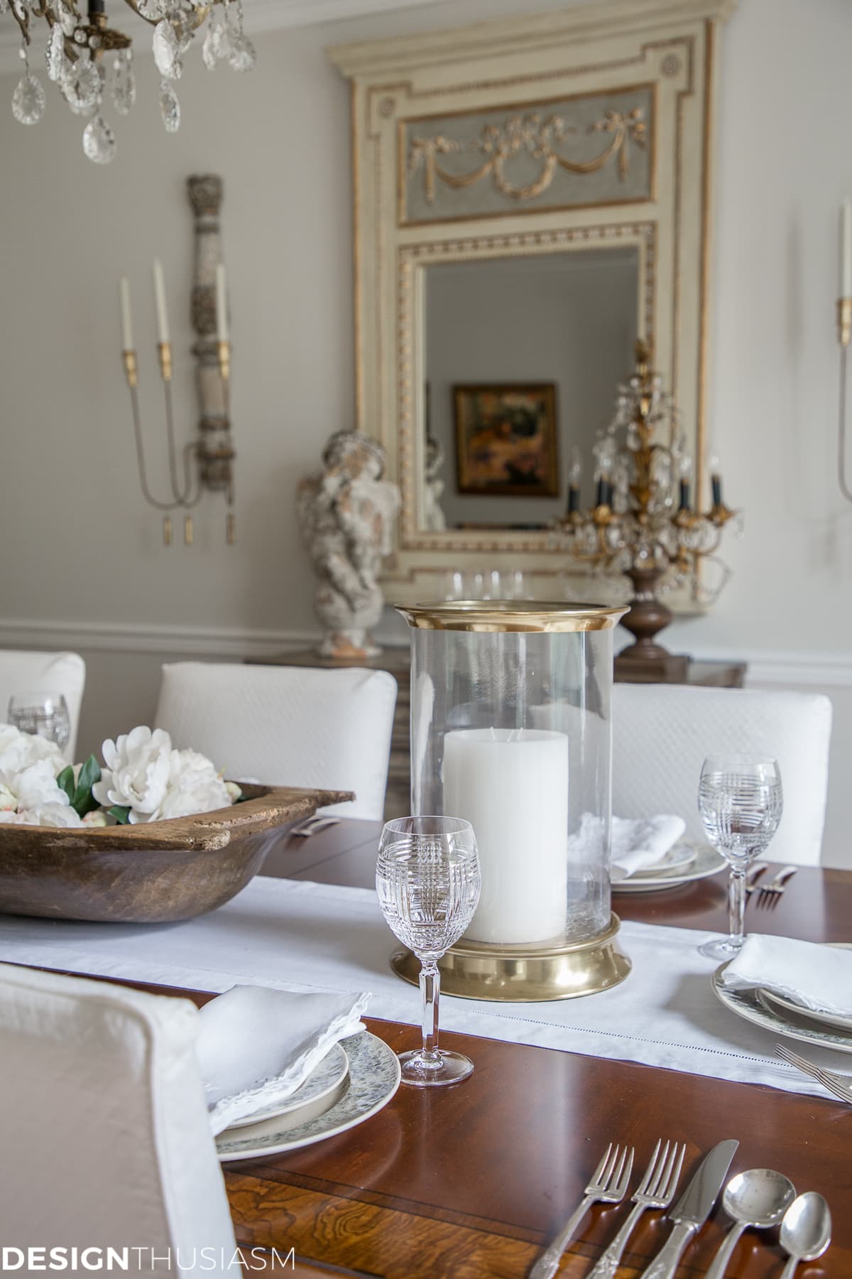 I often use the term modern French country decor. I’m not sure it’s a thing, but the evolution of my French country dining room illustrates what I mean. ——- #diningroomdecor #diningroomideas #elegantdiningroomdecor #diningroomtable #frenchcountrydecorating #cottagedecor #DIYhomedecor #frenchcountrydecor #mixingantiqueswithmodern #decoratingonabudget #farmhousechic #frenchdecoratingideas #frenchdecor #antiquefurniture #modernfrenchcountrydecor #frenchcountrydiningroom The Evolution of a French Country Dining Room: From Old School to Modern