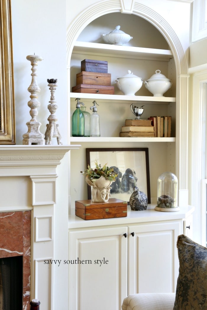 Fall French country living roomsavvysouthernstyle.net