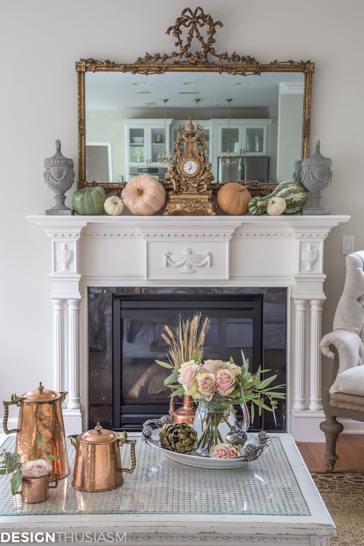 Are you looking for super simple ways to decorate for fall? These 5 quick fall decor ideas will bring autumn warmth to your living room. ----- #designthusiasm #falldecor #falldecorating #falldecorideas #falldecorideasforthehome #DIYfalldecorideas #rusticfalldecor #DIYfalldecor #falldecorations #falldecoratingideas #frenchcountryfalldecor #softautumncolors #autumncolor #fallcolors #farmhousefalldecor #elegantfalldecor #neutralfalldecor Fall Decor Ideas: 5 Quick Steps to Bring Fall Into Your Living Room