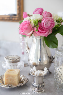 primary bath vintage decor