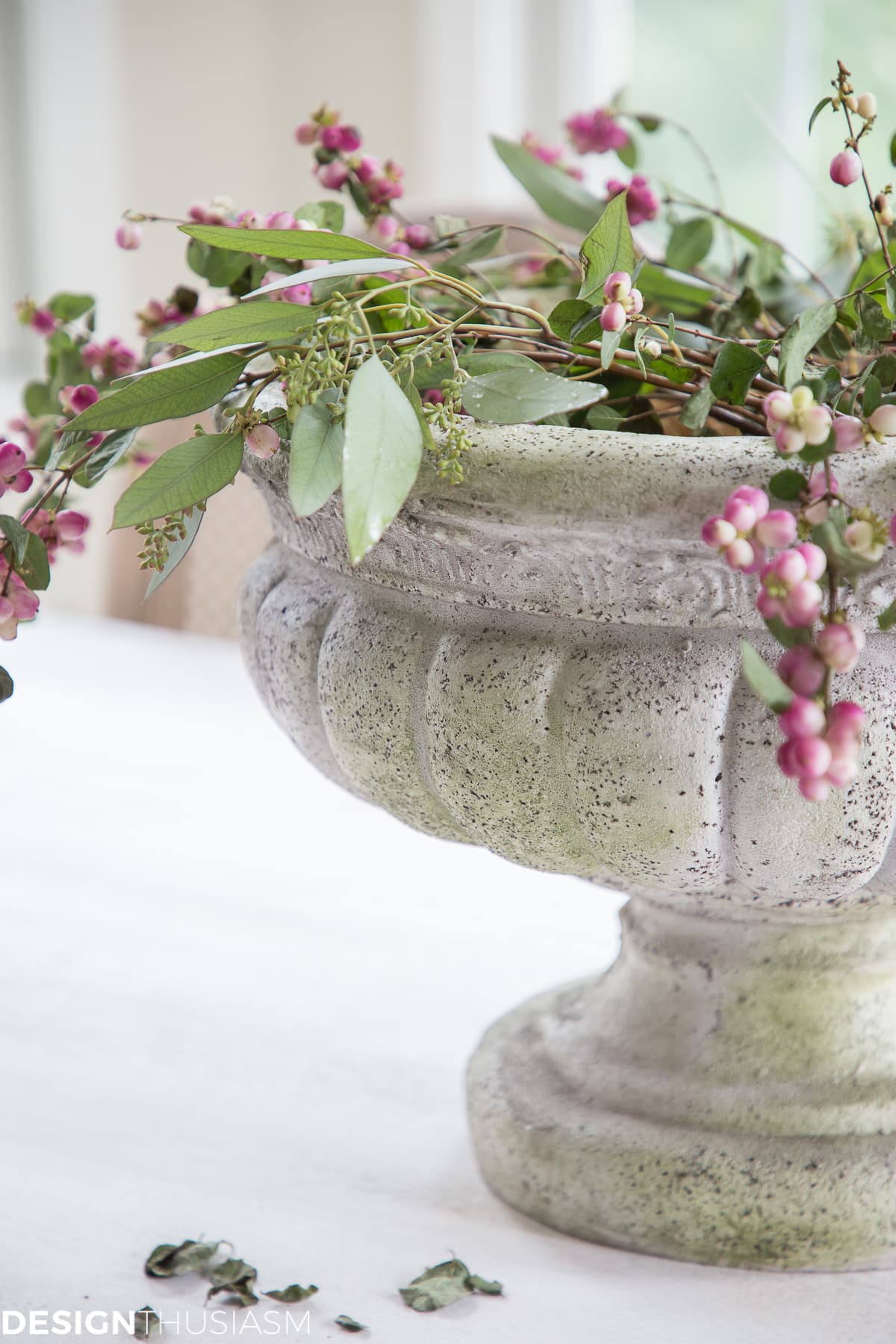 Have you ever looked at a pretty fall centerpiece and wondered how to arrange one yourself? Here are 6 easy steps for creating a lovely pumpkin centerpiece. ----- #designthusiasm #falldecor #falldecorating #falldecorideas #falldecorideasforthehome #DIYfalldecorideas #rusticfalldecor #DIYfalldecor #falldecorations #falldecoratingideas #fallcenterpieces #frenchcountryfalldecor #DIYfallcenterpieces #simplefallcenterpieces #pumpkincenterpieces #fallcenterpiecesforthehome Fall Centerpieces: 5 Easy Steps to Create a Beautiful Pumpkin Centerpiece