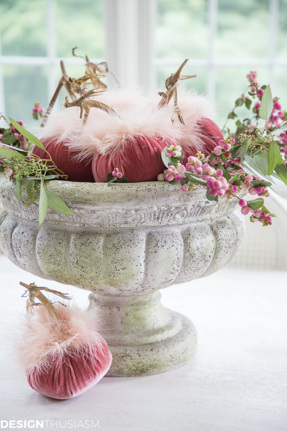 Have you ever looked at a pretty fall centerpiece and wondered how to arrange one yourself? Here are 6 easy steps for creating a lovely pumpkin centerpiece. ----- #designthusiasm #falldecor #falldecorating #falldecorideas #falldecorideasforthehome #DIYfalldecorideas #rusticfalldecor #DIYfalldecor #falldecorations #falldecoratingideas #fallcenterpieces #frenchcountryfalldecor #DIYfallcenterpieces #simplefallcenterpieces #pumpkincenterpieces #fallcenterpiecesforthehome Fall Centerpieces: 5 Easy Steps to Create a Beautiful Pumpkin Centerpiece