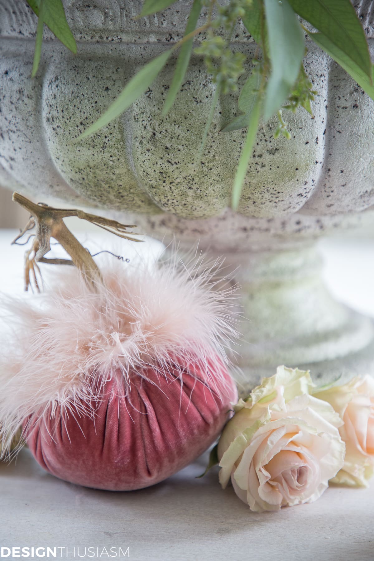 Have you ever looked at a pretty fall centerpiece and wondered how to arrange one yourself? Here are 6 easy steps for creating a lovely pumpkin centerpiece. ----- #designthusiasm #falldecor #falldecorating #falldecorideas #falldecorideasforthehome #DIYfalldecorideas #rusticfalldecor #DIYfalldecor #falldecorations #falldecoratingideas #fallcenterpieces #frenchcountryfalldecor #DIYfallcenterpieces #simplefallcenterpieces #pumpkincenterpieces #fallcenterpiecesforthehome Fall Centerpieces: 5 Easy Steps to Create a Beautiful Pumpkin Centerpiece
