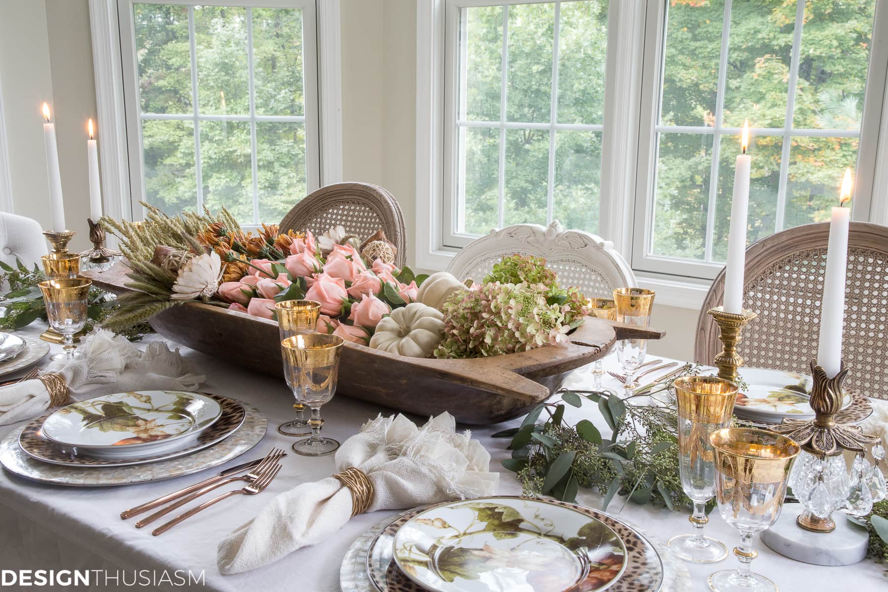 Fall Centerpieces: Add Warmth to Your Autumn Table with Vintage Pieces