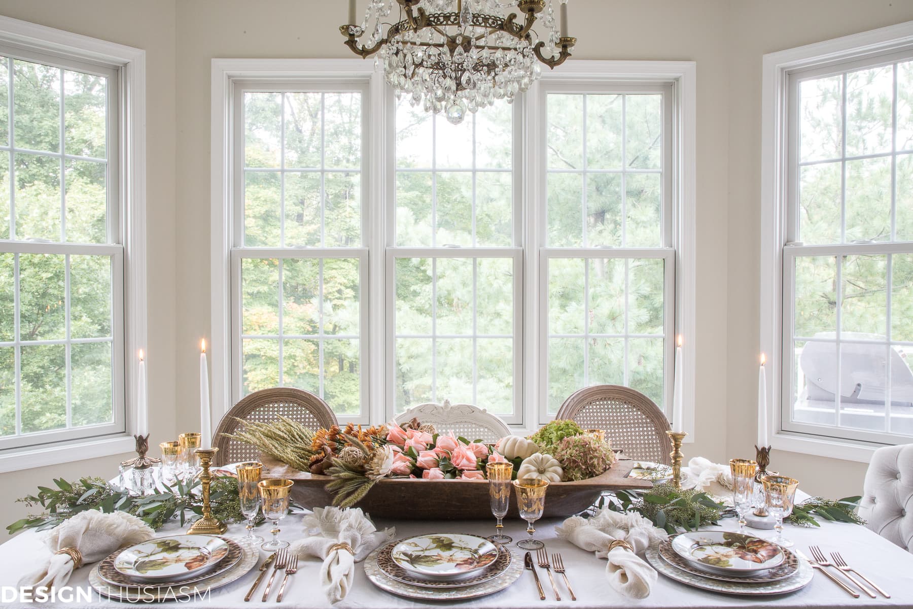 Fall Centerpieces: Add Warmth to Your Autumn Table with Vintage Pieces