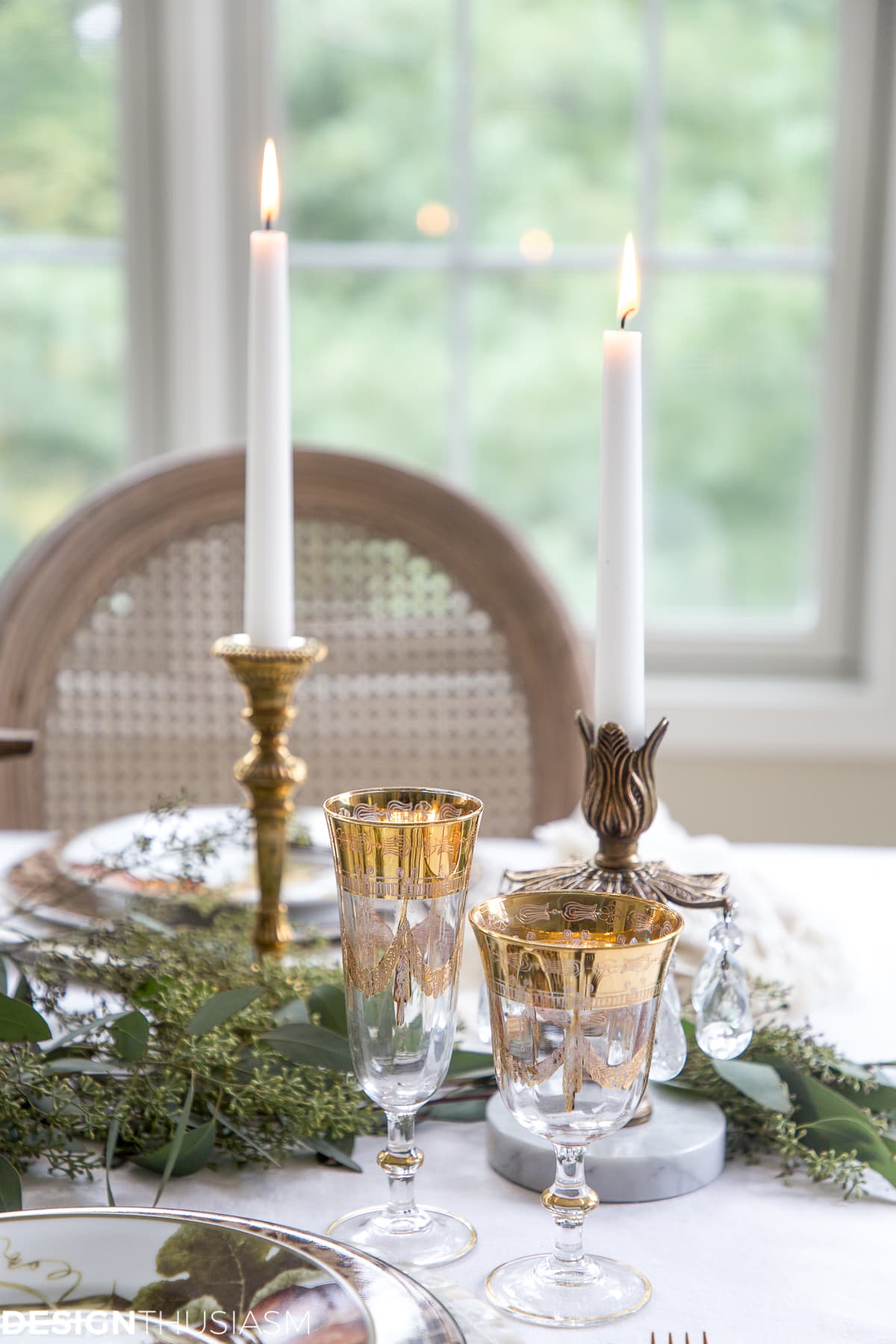 Fall Centerpieces: Add Warmth to Your Autumn Table with Vintage Pieces