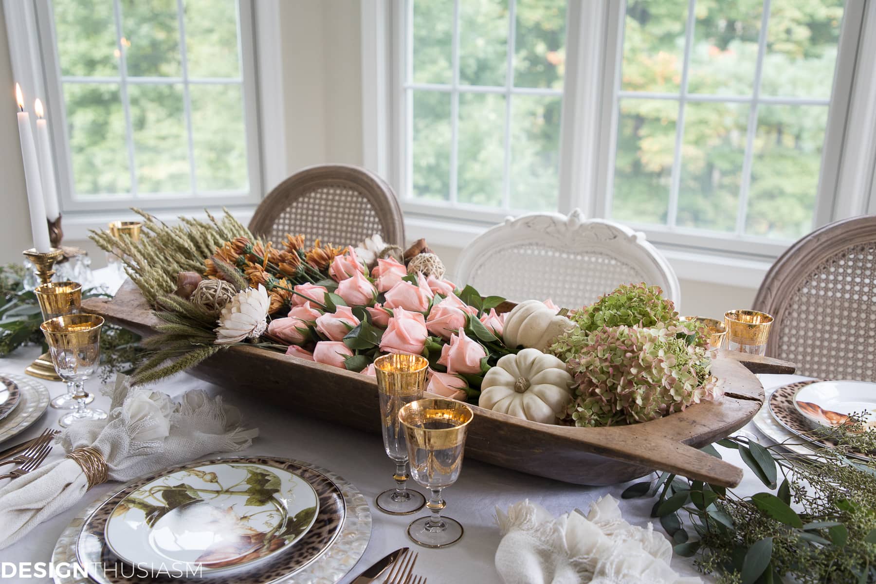 Fall Centerpieces: Add Warmth to Your Autumn Table with Vintage Pieces