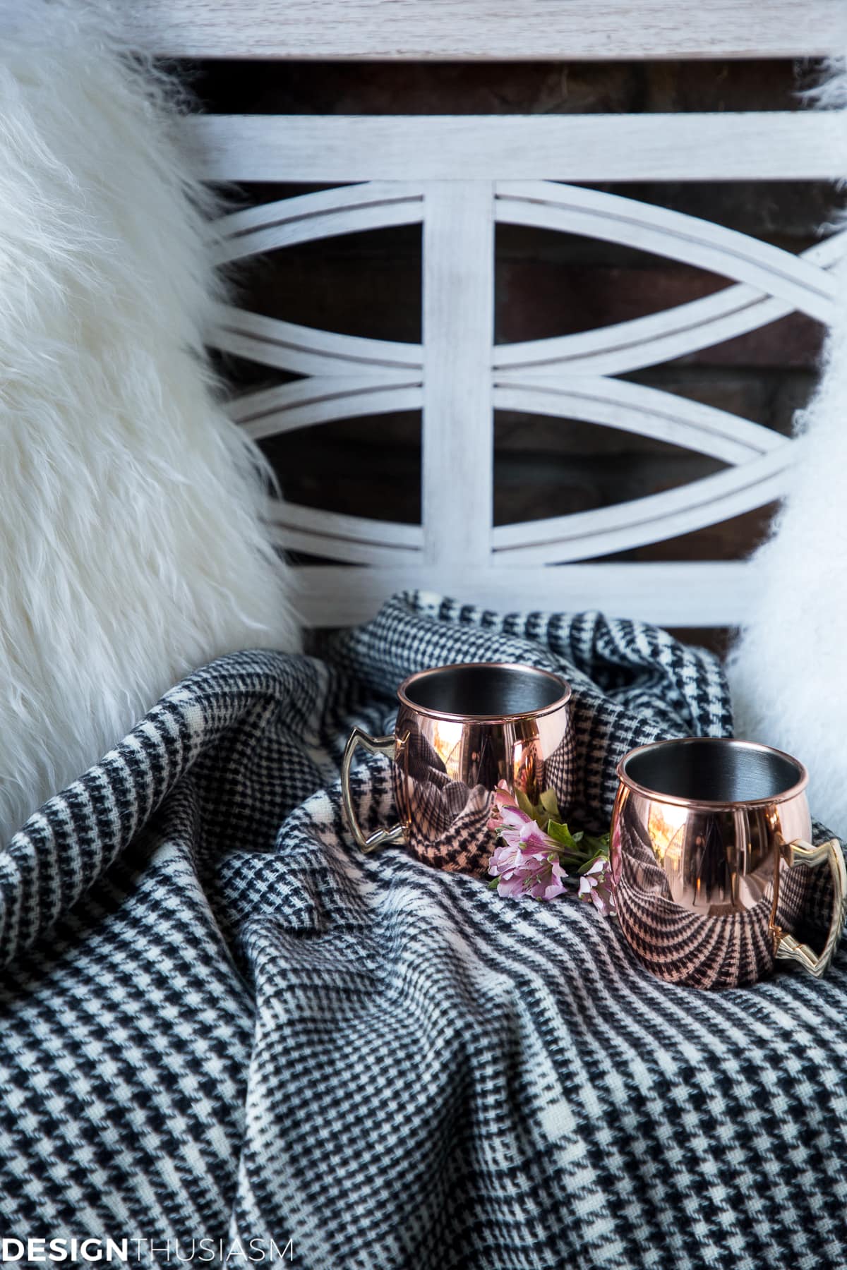 Christmas Porch Decorating Ideas for a Tiny Entryway