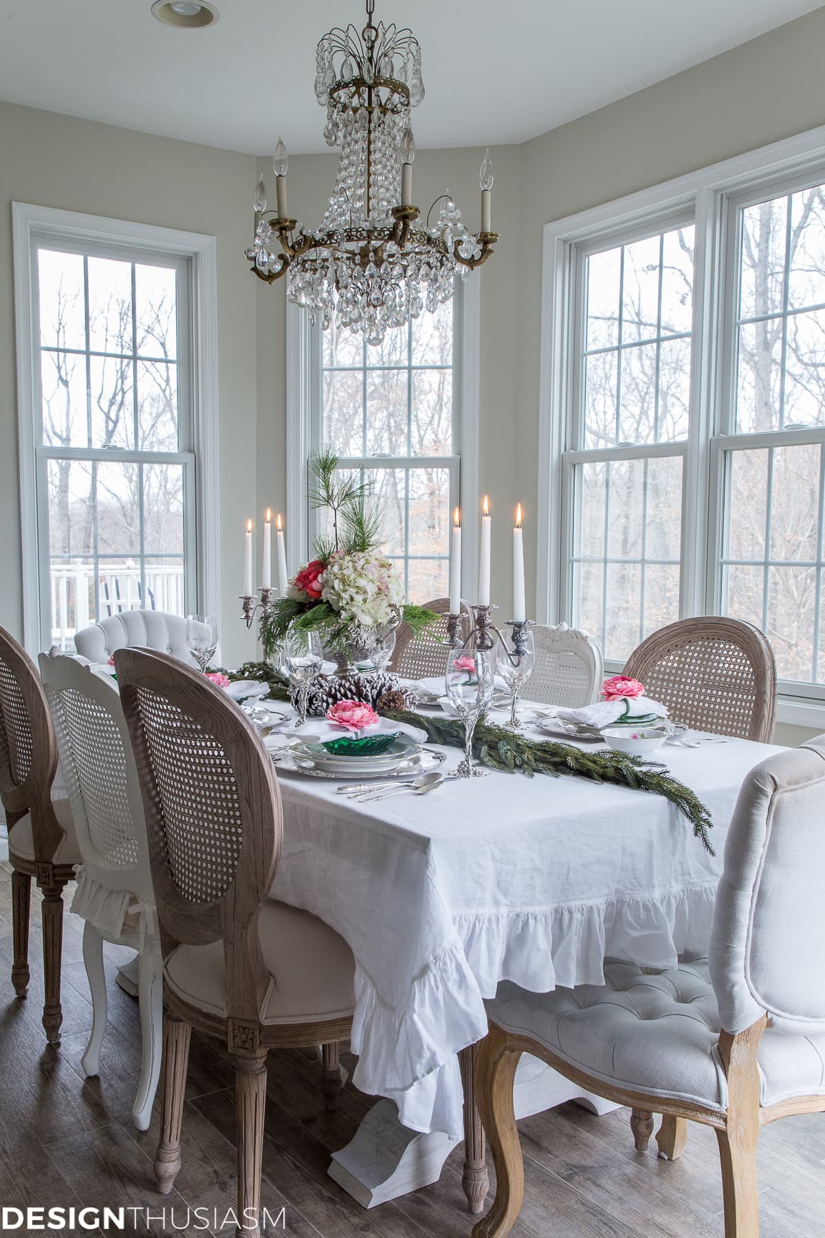 6 Ways to Create Elegant Christmas Table Settings in the Kitchen