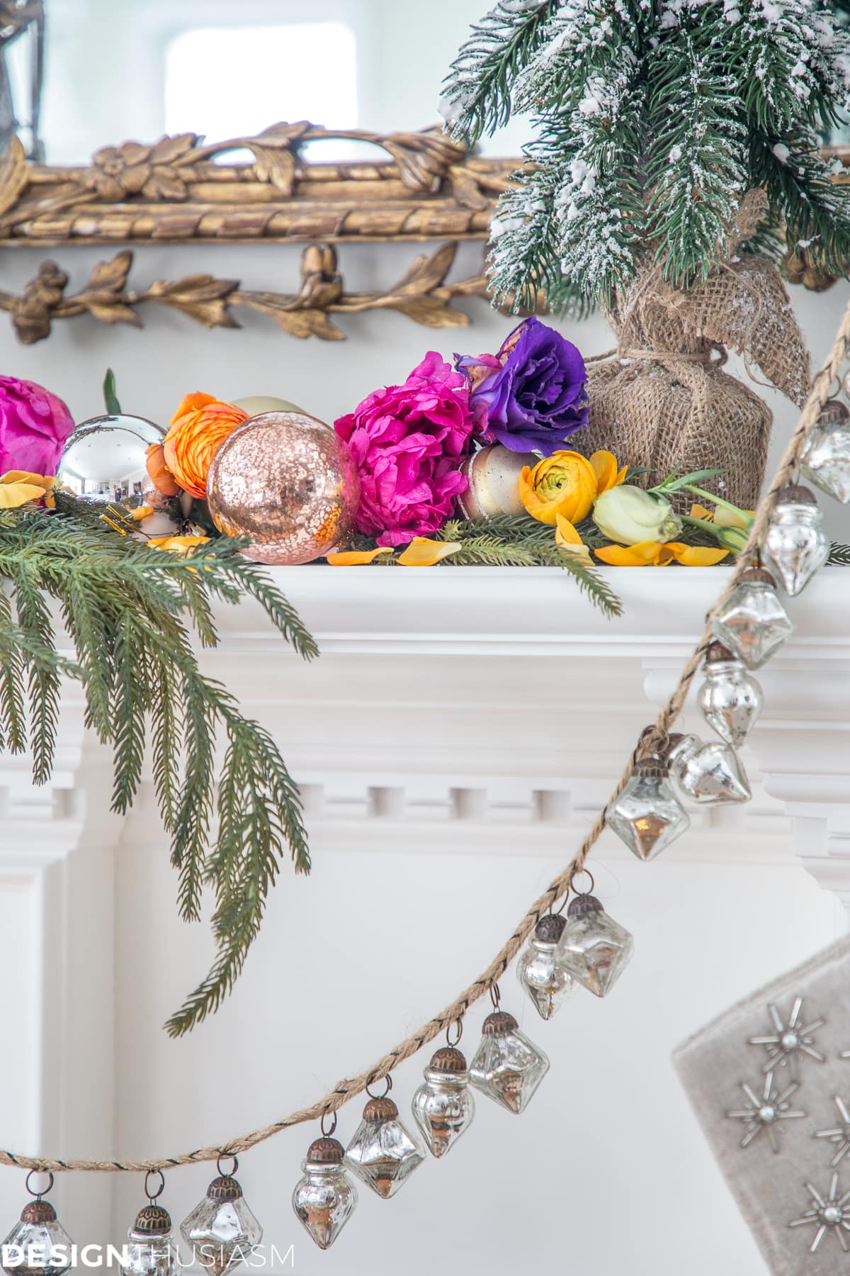Christmas Mantel Ideas: Classic Decorating with a Twist 