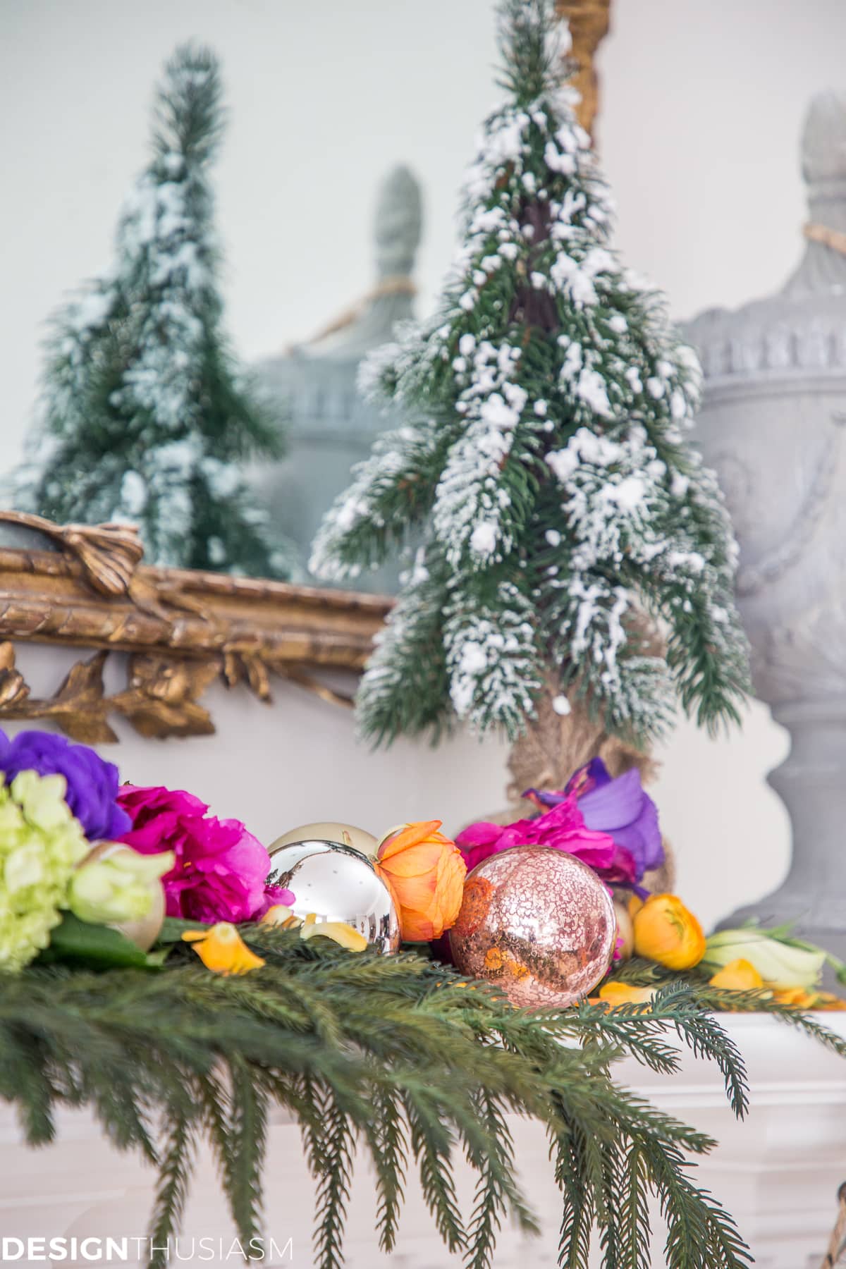 Christmas Mantel Ideas: Classic Decorating with a Twist 