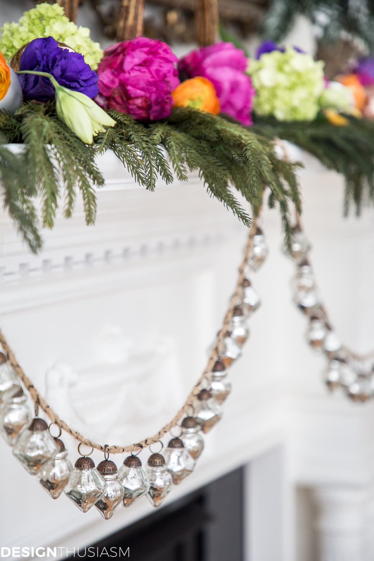 Christmas Mantel Ideas: Classic Decorating with a Twist 
