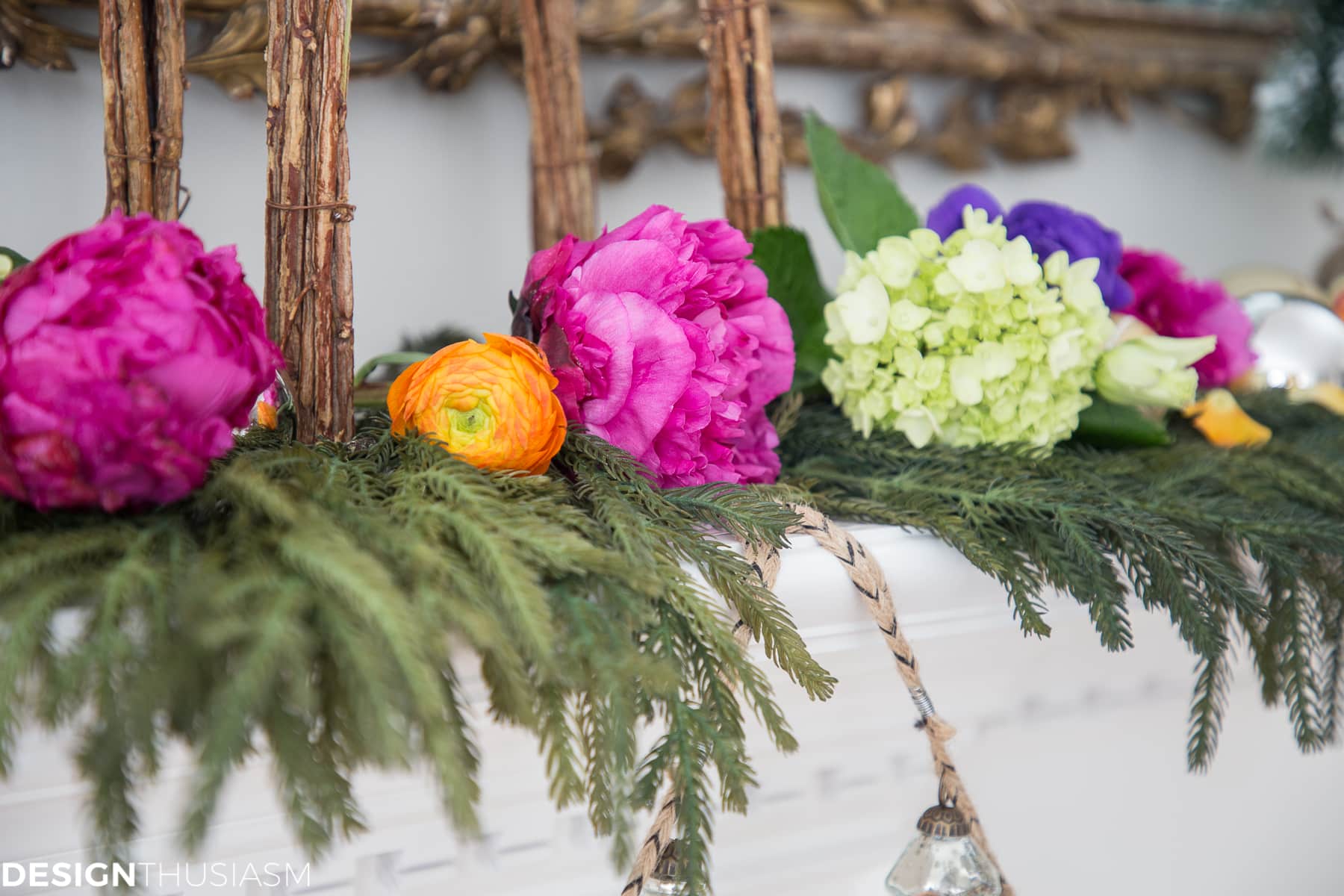 Christmas Mantel Ideas: Classic Decorating with a Twist 