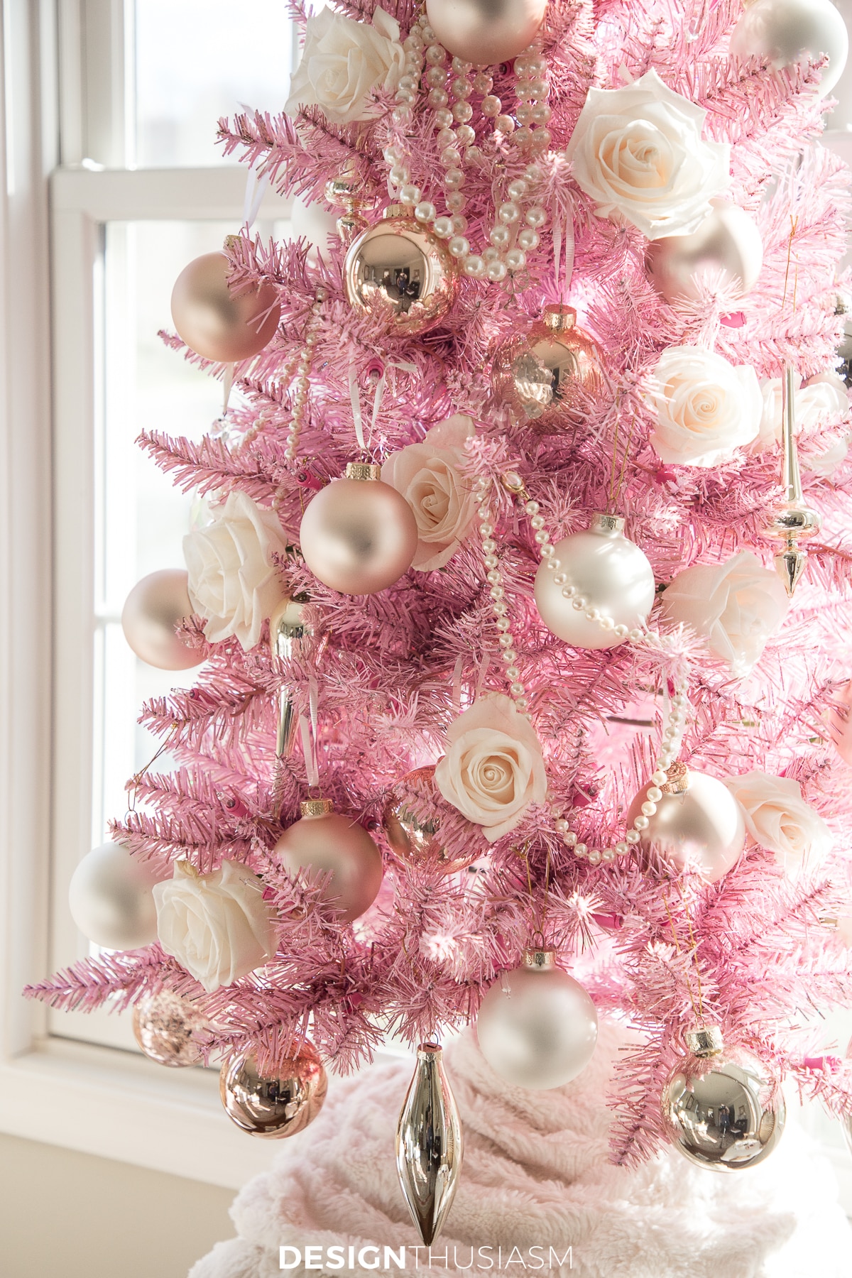 Romantic Christmas decor pink tree