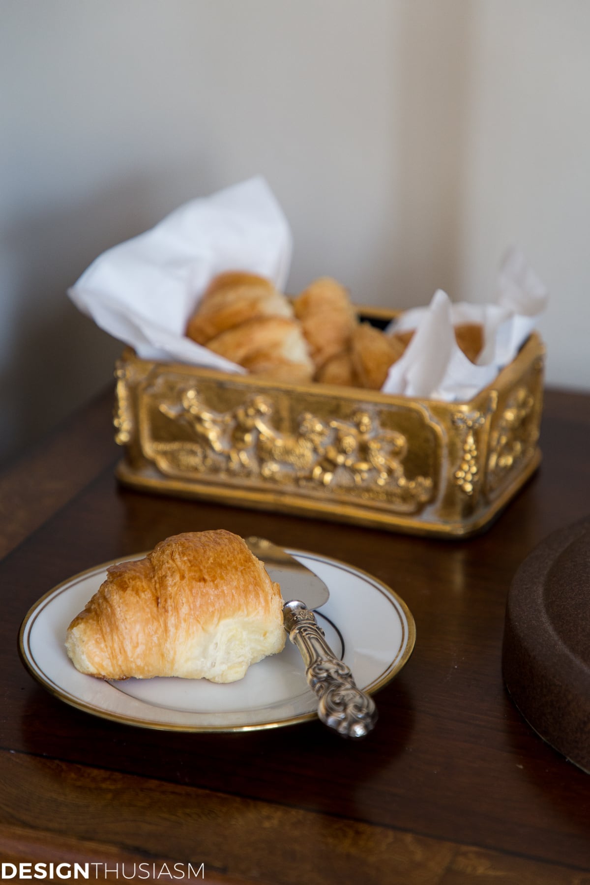 Guest Room Ideas: How to Add a Touch of Luxury for Your Guests