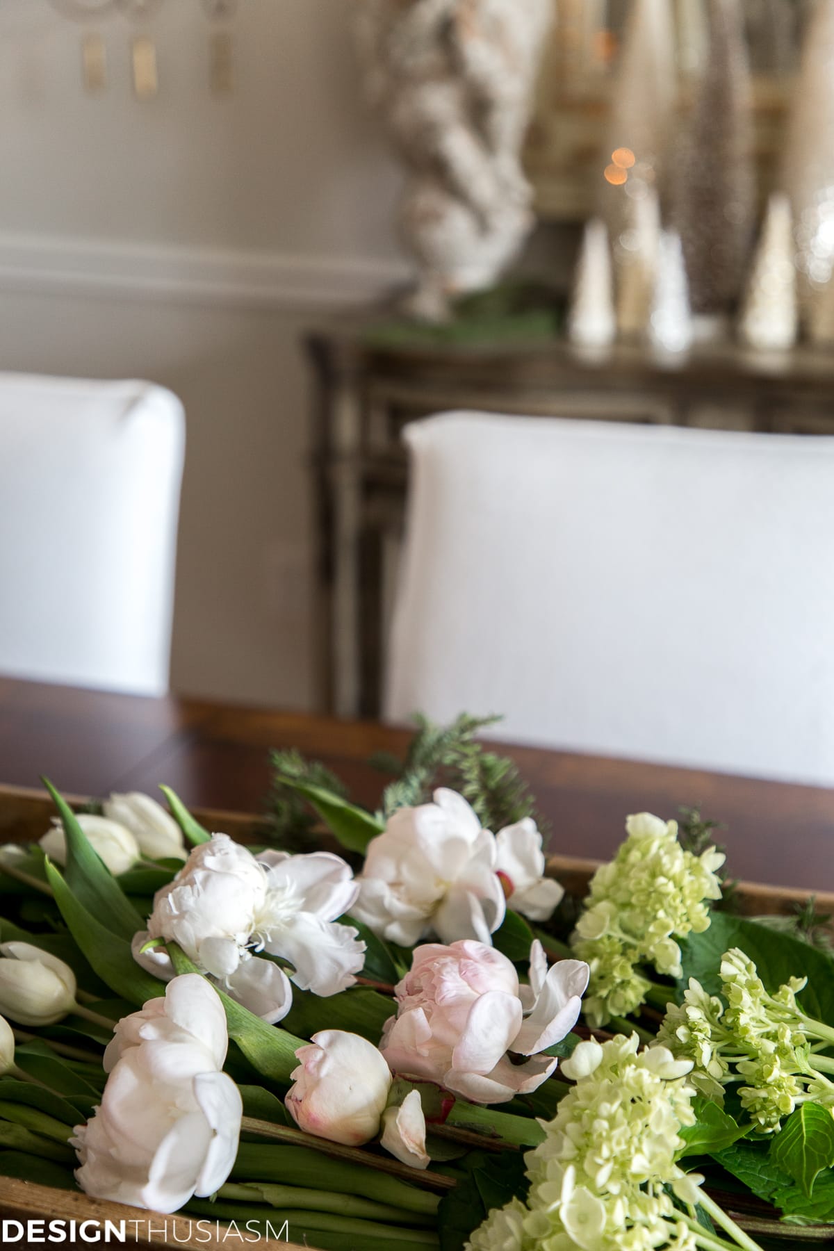 Elegant Holiday Decorating Ideas for the Dining Room