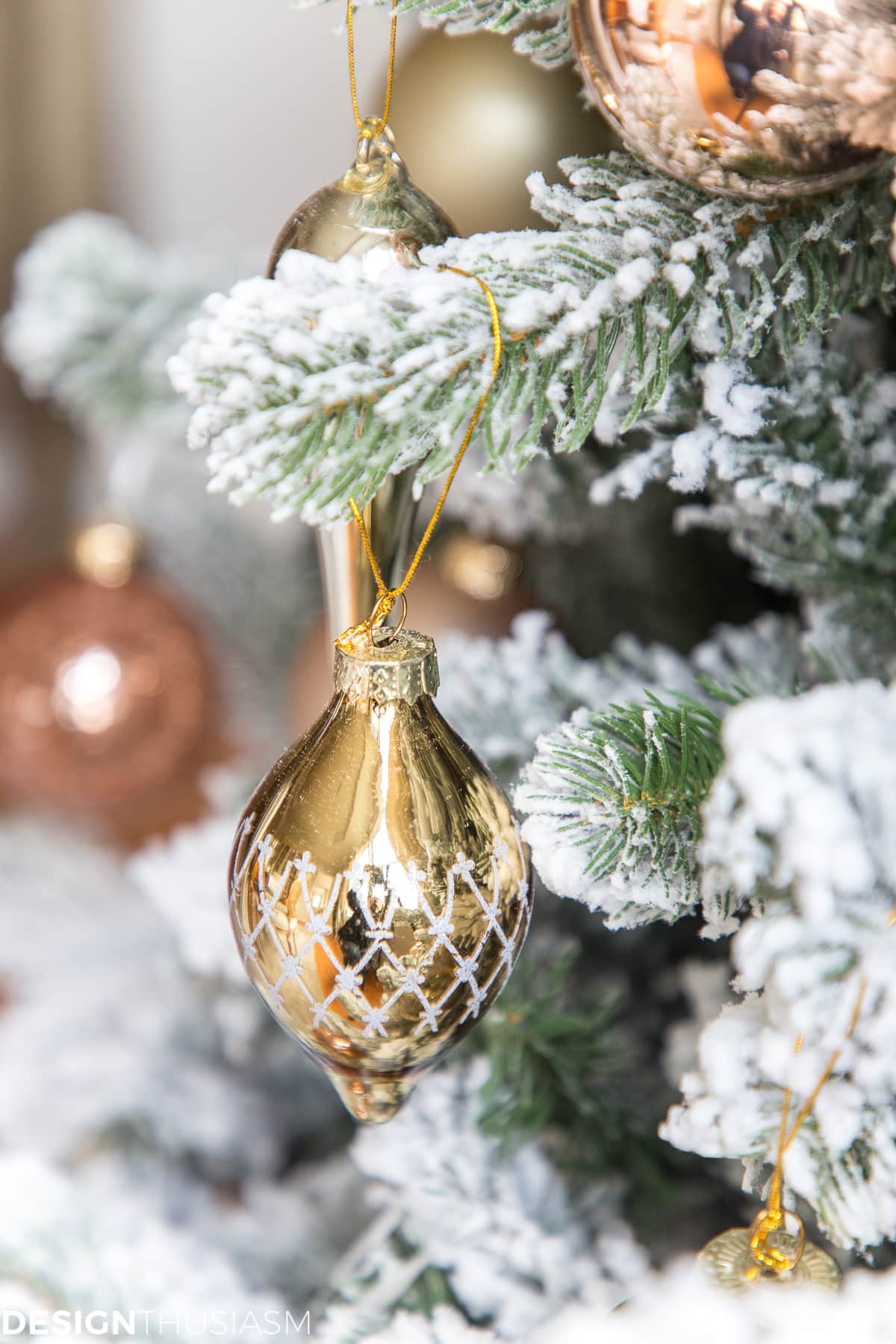 Elegant Holiday Decorating Ideas for the Dining Room