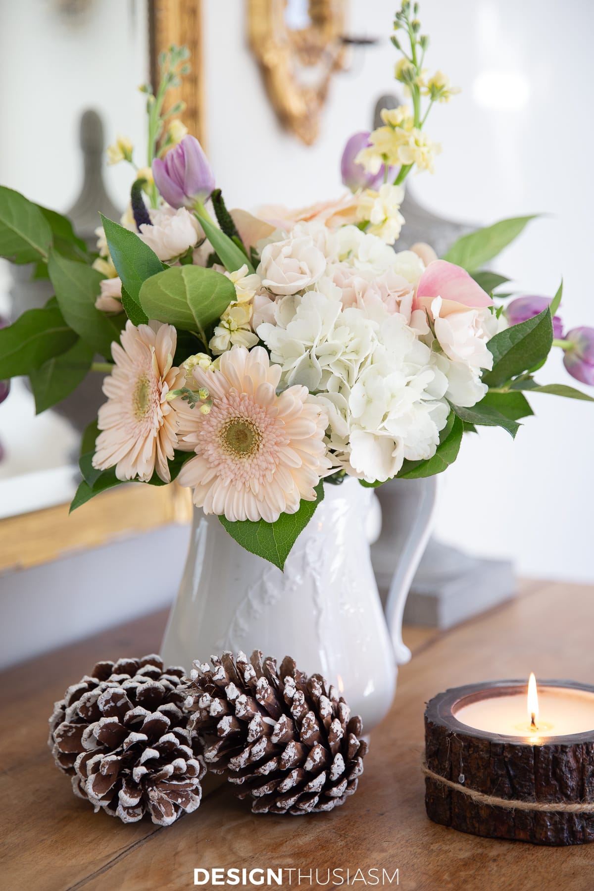 cozy winter decor floral with pinecones