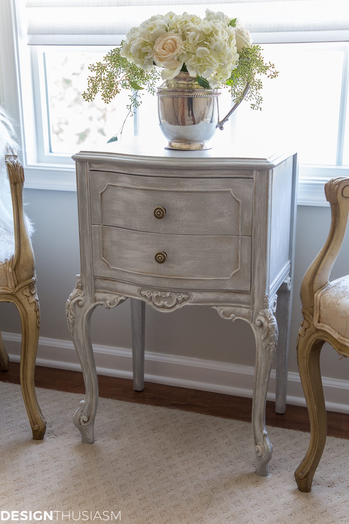 DIY Chalk Painted Table Makeover - Easy Step by Step Tutorial
