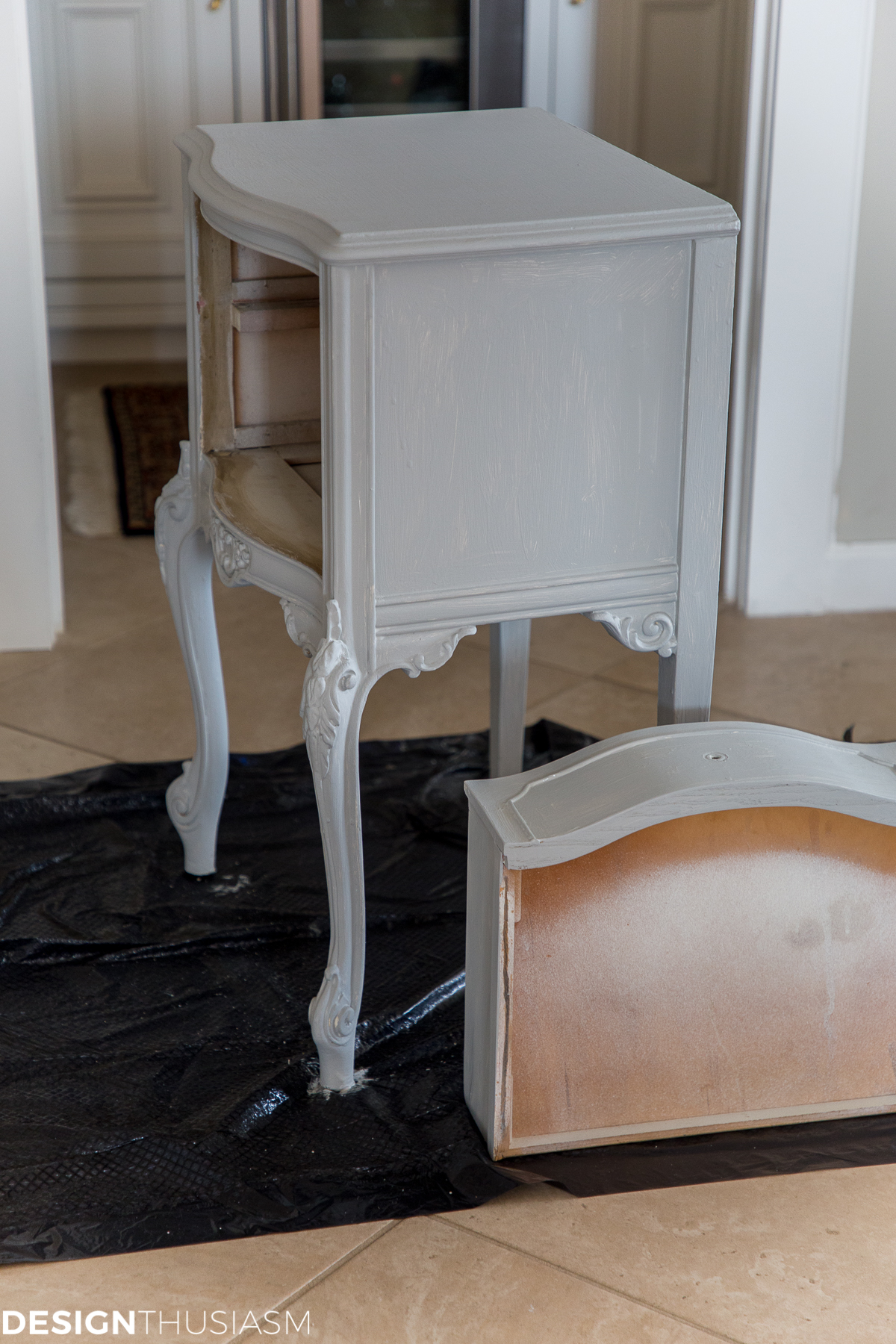 DIY Chalk Painted Table Makeover - Easy Step by Step Tutorial