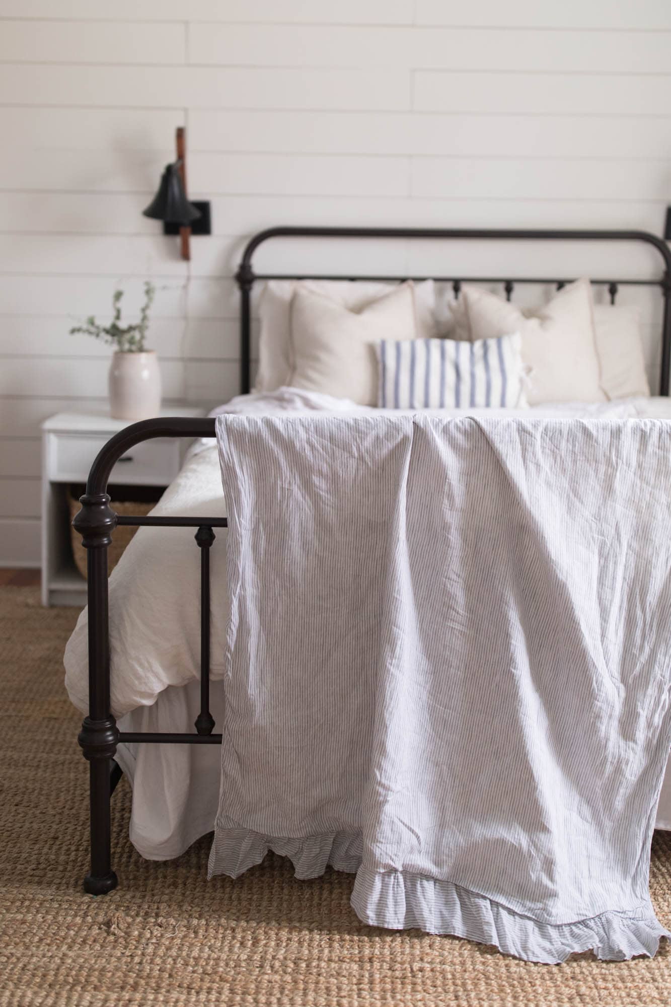 LinenRuffle Throw Blanket