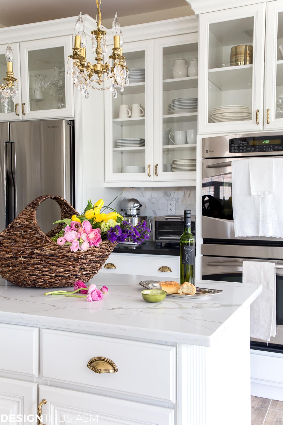 farmhouse spring decor kitchen island