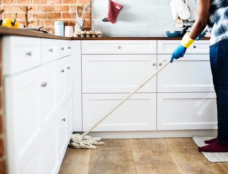 home-cleaning-mopping-the-floor - shabbyfufu